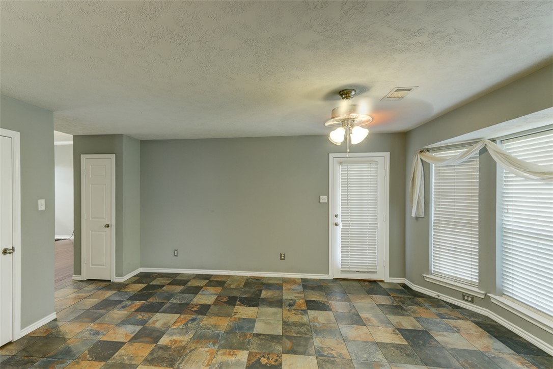College Station, Texas 77845, United States, 4 Bedrooms Bedrooms, ,2 BathroomsBathrooms,Residential,Active,193030