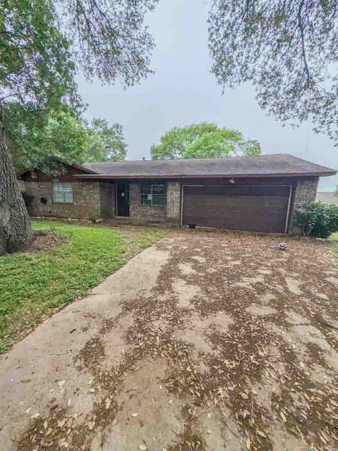 Photo of 203 N Drumm ST, Brenham, TX 77833 (MLS # 26005515)
