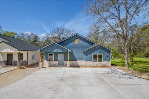 2006 Stevens Drive Bryan TX 77803
