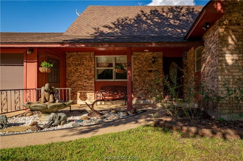 Tiny photo for 2 Valley View Vw, Hilltop Lakes, TX 77871 (MLS # 26011416)