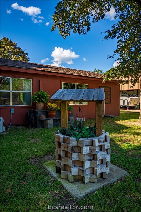 Tiny photo for 2 Valley View Vw, Hilltop Lakes, TX 77871 (MLS # 26011416)