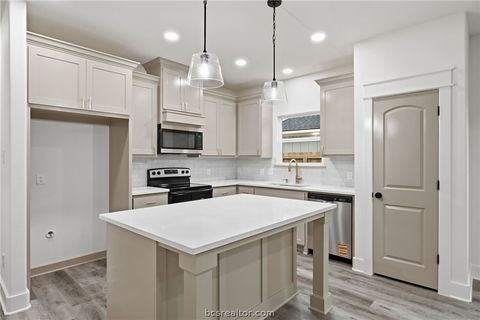 Tiny photo for 205 Lock Lane, Bryan, TX 77803 (MLS # 26002288)