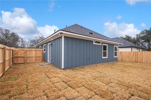 Tiny photo for 205 Lock Lane, Bryan, TX 77803 (MLS # 26002288)