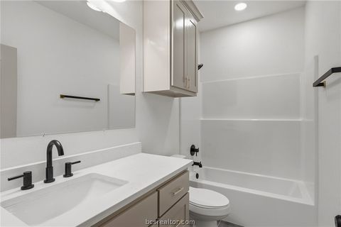 Tiny photo for 205 Lock Lane, Bryan, TX 77803 (MLS # 26002288)