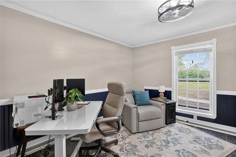 Tiny photo for 913 Park Lane, Bryan, TX 77802 (MLS # 26003887)