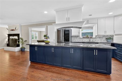 Tiny photo for 913 Park Lane, Bryan, TX 77802 (MLS # 26003887)