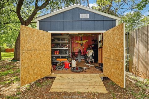 Tiny photo for 913 Park Lane, Bryan, TX 77802 (MLS # 26003887)