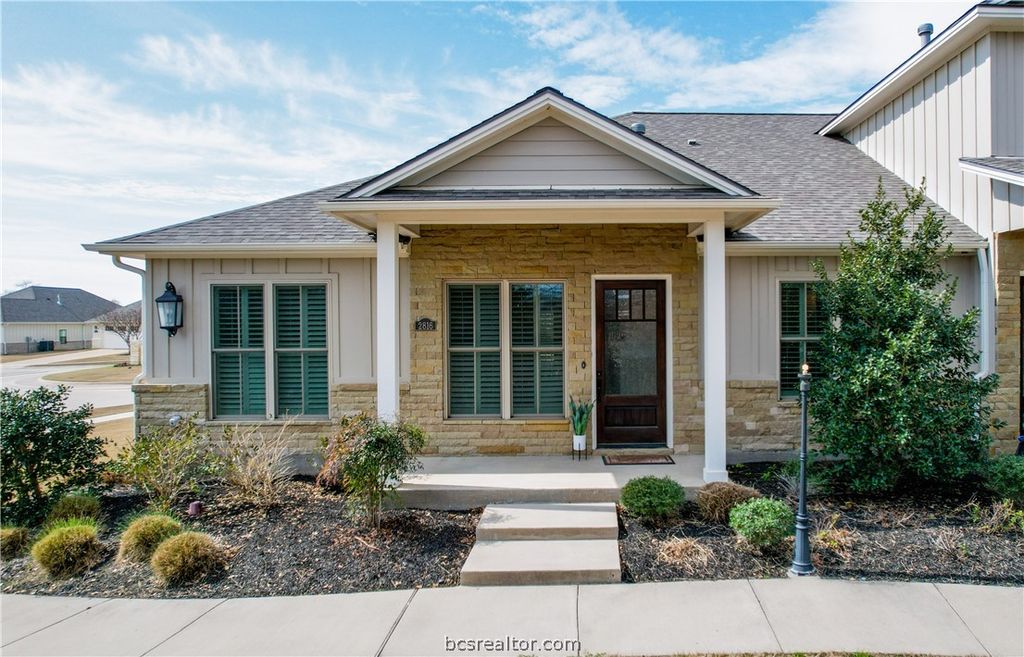 Photo of 2816 Maroon Court, Bryan, TX 77807 (MLS # 26003698)