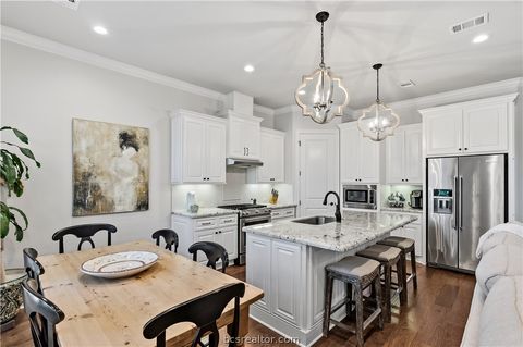 Tiny photo for 2816 Maroon Court, Bryan, TX 77807 (MLS # 26003698)