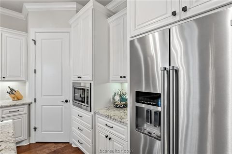 Tiny photo for 2816 Maroon Court, Bryan, TX 77807 (MLS # 26003698)