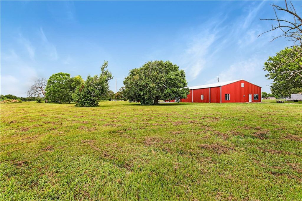 Photo of 9813 County Road 309, Navasota, TX 77868 (MLS # 26001405)