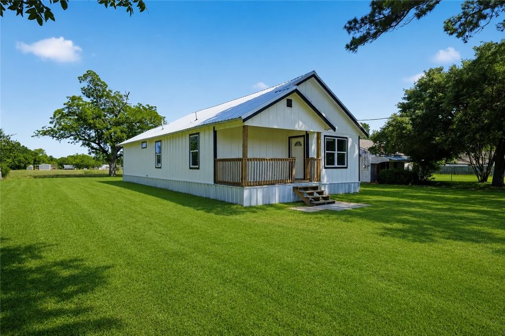 Photo of 204 S Anderson Street, Bremond, TX 76629 (MLS # 26006531)