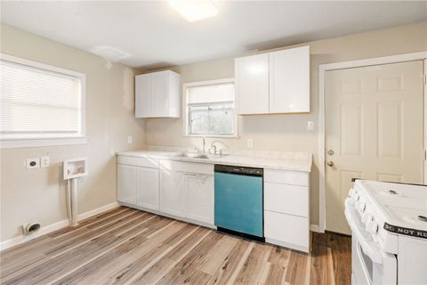 Tiny photo for 806 Walnut Street, Bryan, TX 77803 (MLS # 26000666)