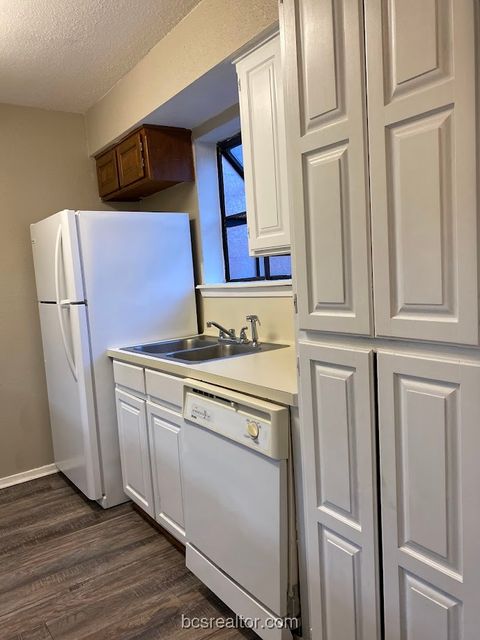 Tiny photo for 1305 W Villa Maria Road #E202, Bryan, TX 77801 (MLS # 26001233)