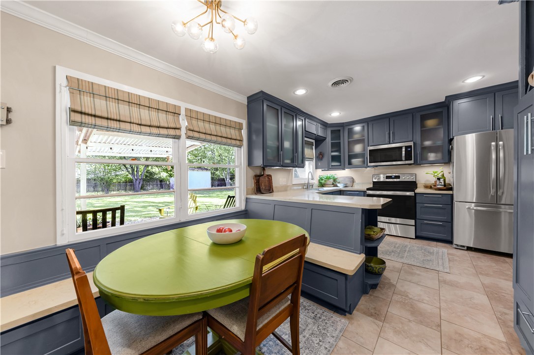 College Station, Texas 77840, United States, 3 Bedrooms Bedrooms, ,2 BathroomsBathrooms,Residential,Pending,117042