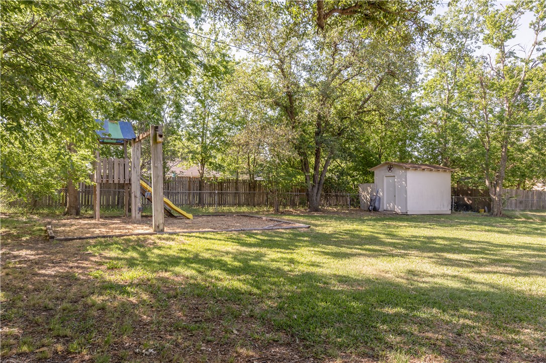College Station, Texas 77840, United States, 3 Bedrooms Bedrooms, ,2 BathroomsBathrooms,Residential,Pending,117042