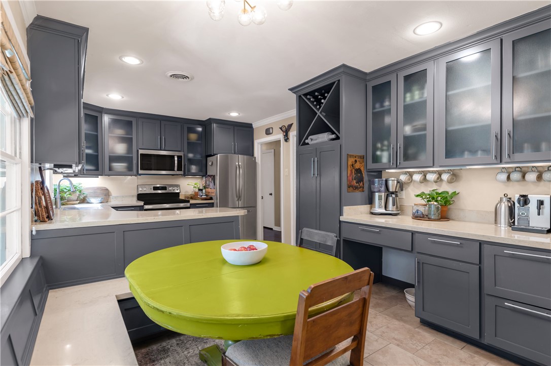 College Station, Texas 77840, United States, 3 Bedrooms Bedrooms, ,2 BathroomsBathrooms,Residential,Pending,117042