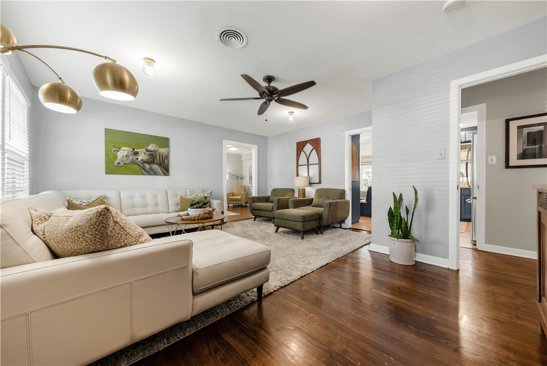 College Station, Texas 77840, United States, 3 Bedrooms Bedrooms, ,2 BathroomsBathrooms,Residential,Pending,117042