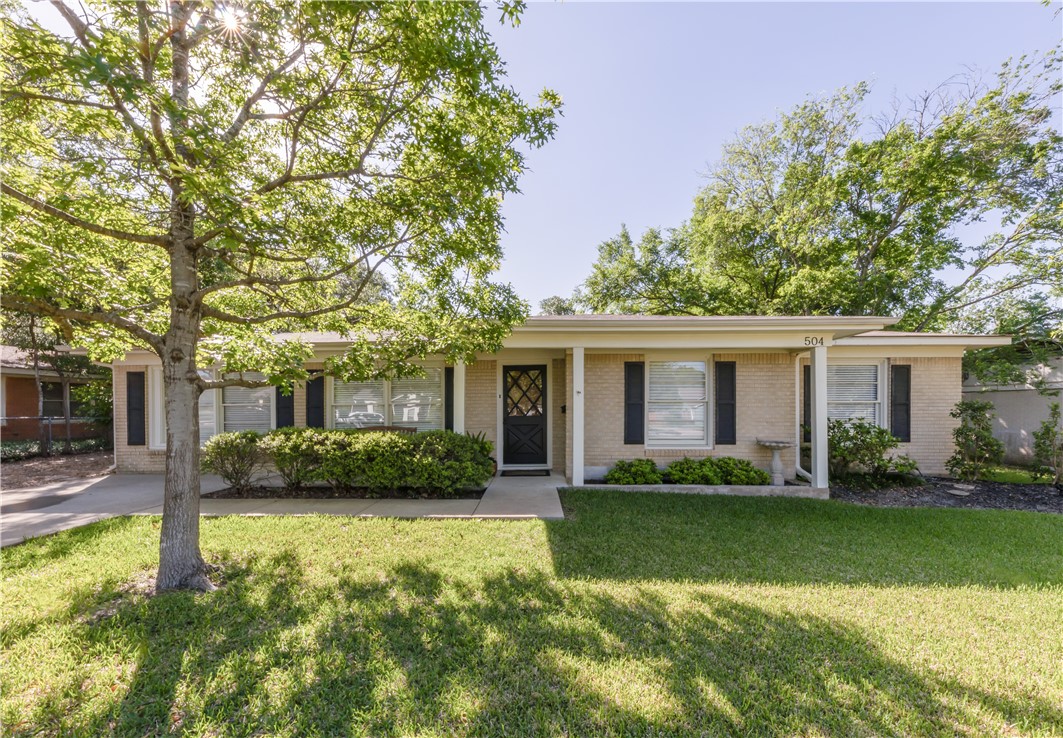 College Station, Texas 77840, United States, 3 Bedrooms Bedrooms, ,2 BathroomsBathrooms,Residential,Pending,117042