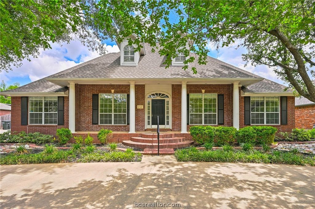 Photo of 717 Willow Loop, College Station, TX 77845 (MLS # 26006814)