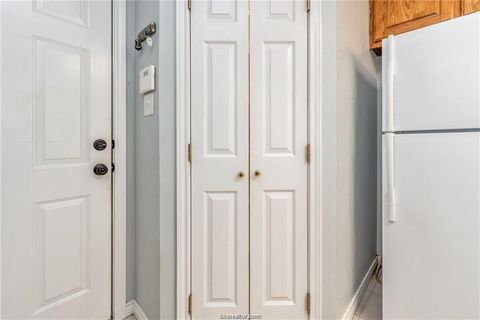 Tiny photo for 914 Gardenia Street, College Station, TX 77845 (MLS # 26000468)