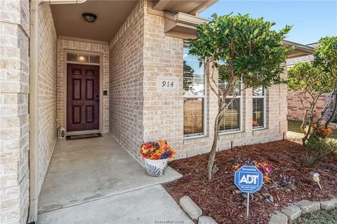Tiny photo for 914 Gardenia Street, College Station, TX 77845 (MLS # 26000468)
