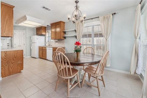 Tiny photo for 914 Gardenia Street, College Station, TX 77845 (MLS # 26000468)