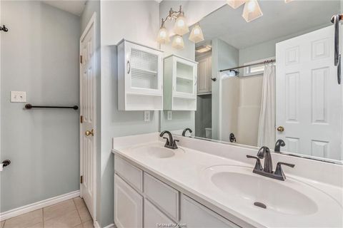 Tiny photo for 914 Gardenia Street, College Station, TX 77845 (MLS # 26000468)