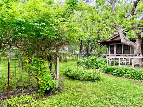 Tiny photo for 607 W Fox Street, Caldwell, TX 77836 (MLS # 26012691)