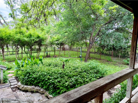 Tiny photo for 607 W Fox Street, Caldwell, TX 77836 (MLS # 26012691)