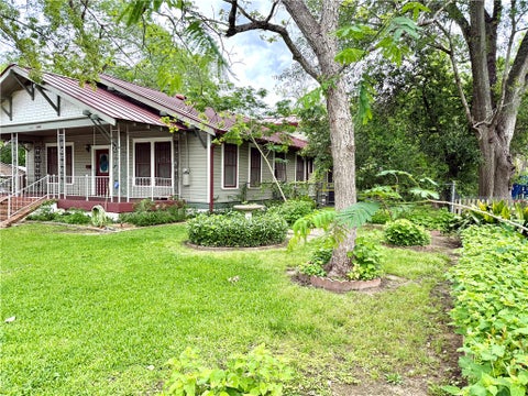 Tiny photo for 607 W Fox Street, Caldwell, TX 77836 (MLS # 26012691)