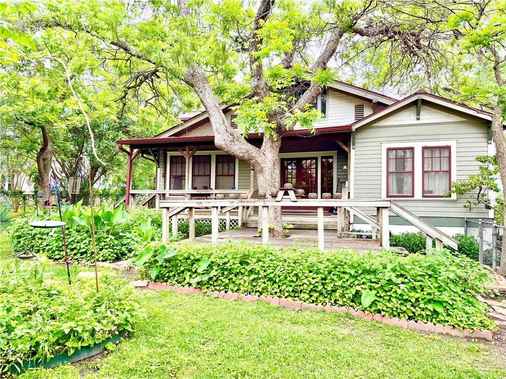 Photo of 607 W Fox Street, Caldwell, TX 77836 (MLS # 26012691)