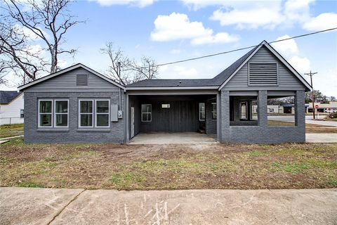 Tiny photo for 902 Post Oak Street, Hearne, TX 77859 (MLS # 26000980)