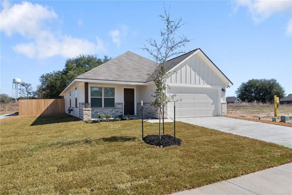 Photo of 1236 High Street, Navasota, TX 77868 (MLS # 26001866)