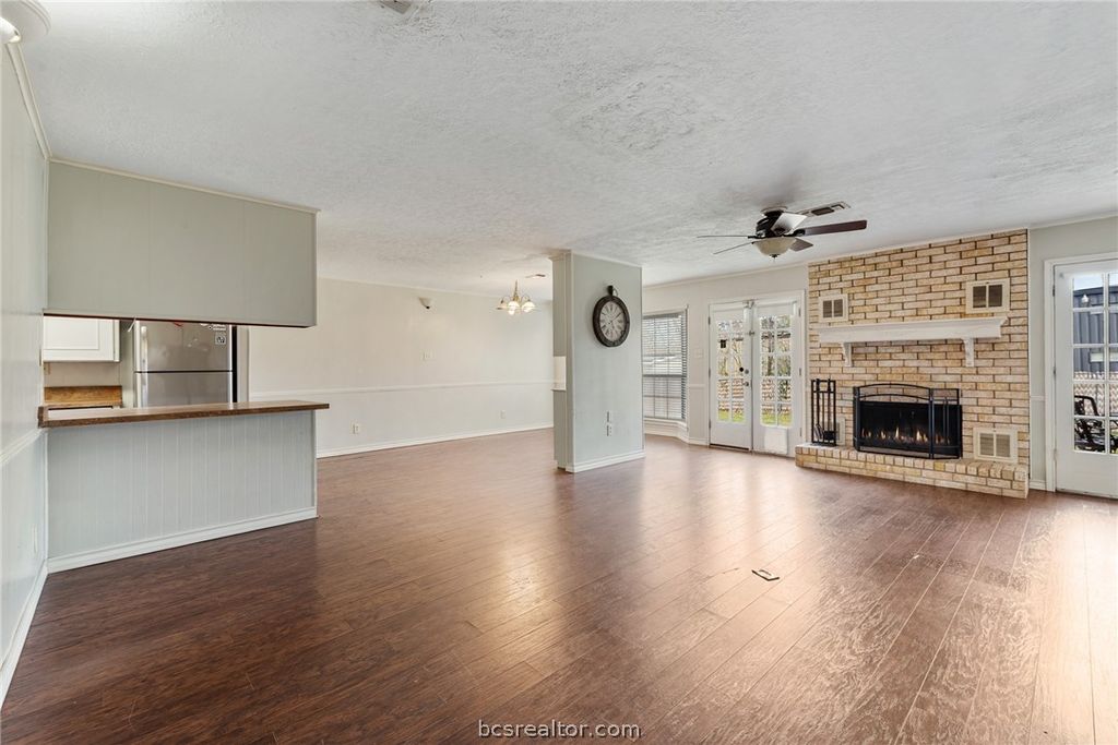 Photo of 3917 Hilltop Drive, Bryan, TX 77801 (MLS # 26001662)