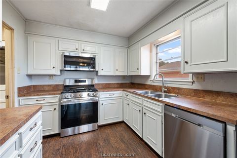 Tiny photo for 3917 Hilltop Drive, Bryan, TX 77801 (MLS # 26001662)