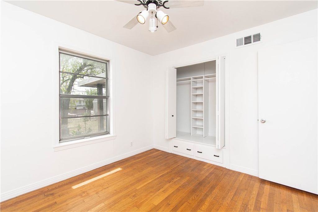 Photo of 301 E WALKER Avenue, Other, TX 76501 (MLS # 26004242)