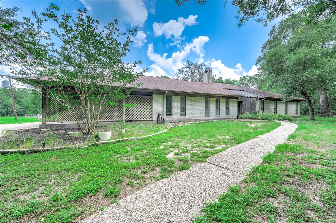 4992 Whispering Oaks Drive