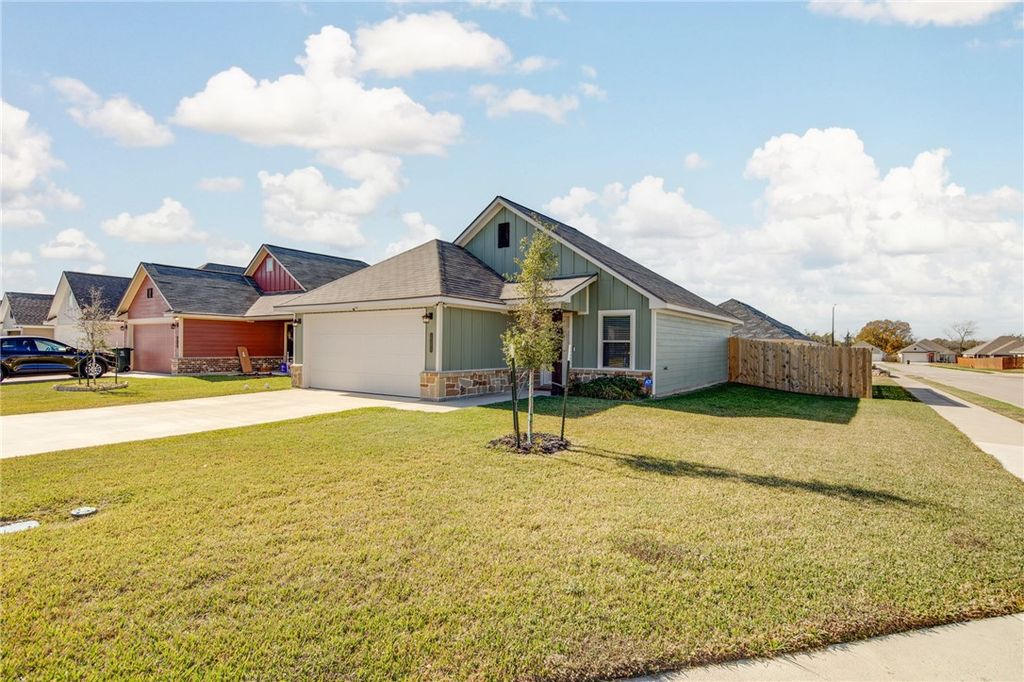 Photo of 2799 Messenger Way, Bryan, TX 77803 (MLS # 26000115)