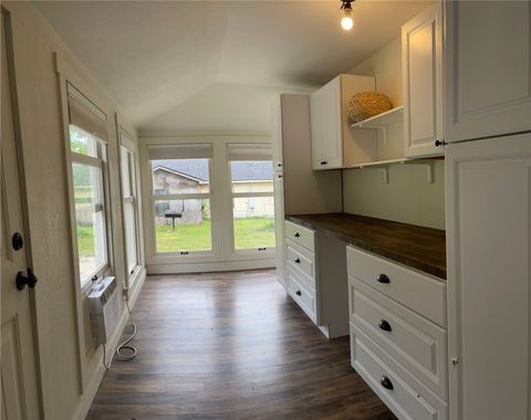 Tiny photo for 504 S Pine Street, Calvert, TX 77837 (MLS # 25012494)