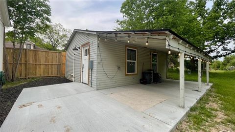 Tiny photo for 504 S Pine Street, Calvert, TX 77837 (MLS # 25012494)