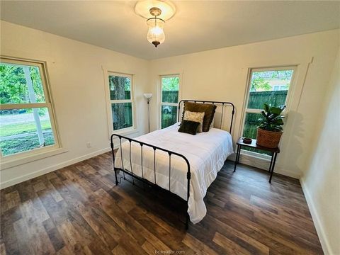 Tiny photo for 504 S Pine Street, Calvert, TX 77837 (MLS # 25012494)