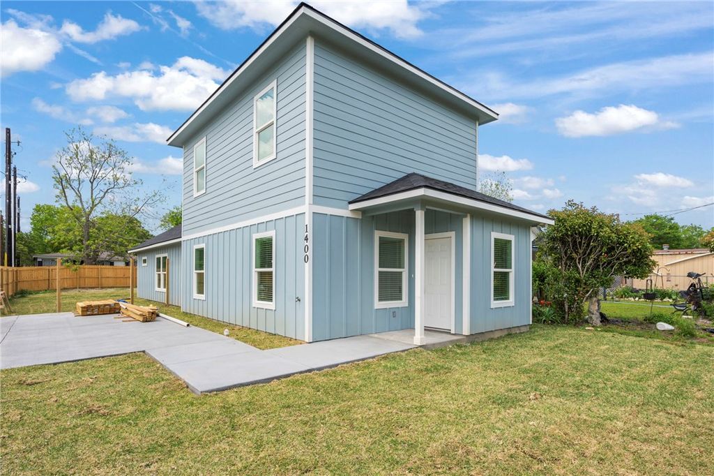 Photo of 1400 W 18th Street, Bryan, TX 77803 (MLS # 26004634)