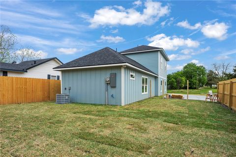 Tiny photo for 1400 W 18th Street, Bryan, TX 77803 (MLS # 26004634)