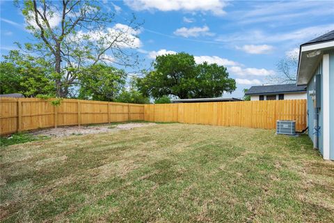 Tiny photo for 1400 W 18th Street, Bryan, TX 77803 (MLS # 26004634)
