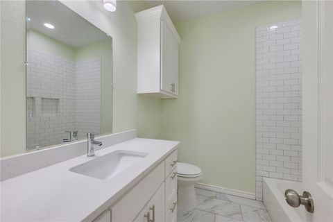 Tiny photo for 1400 W 18th Street, Bryan, TX 77803 (MLS # 26004634)