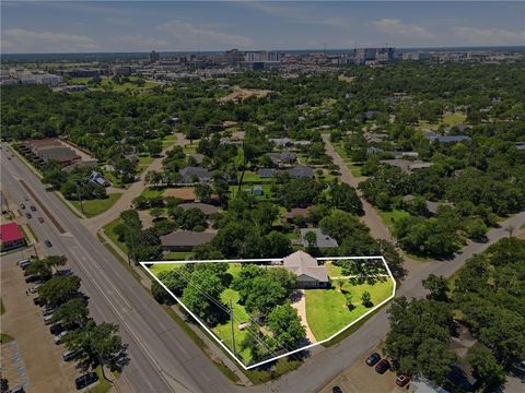 Tiny photo for 515 Crescent Drive, Bryan, TX 77801 (MLS # 26006477)