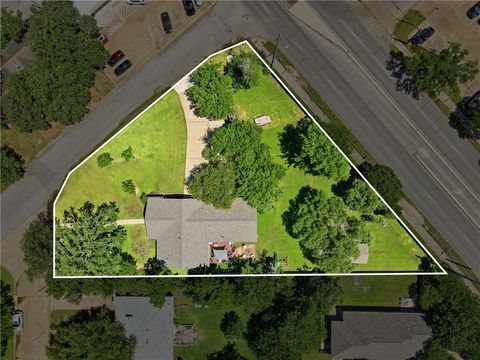 Tiny photo for 515 Crescent Drive, Bryan, TX 77801 (MLS # 26006477)