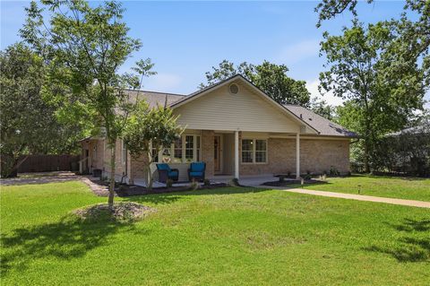 Tiny photo for 515 Crescent Drive, Bryan, TX 77801 (MLS # 26006477)