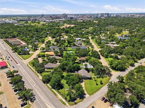Tiny photo for 515 Crescent Drive, Bryan, TX 77801 (MLS # 26006477)